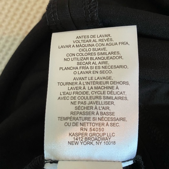 Jones New York stretchy jersey tie belt balloon sleeve black dress. - Picture 12 of 12